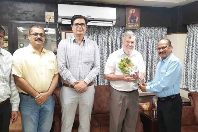 Hon’ble Vice Chancellor Dr. Z. P. Patel had fruitful meeting with Dr. Robert Spoonerhart, Scientist, Western Sydney University, Australia on November 5, 2022.