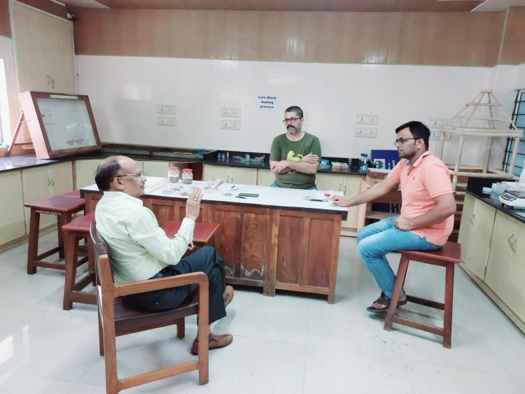 Hon’ble Vice Chancellor Dr. Z. P. Patel visited the Department of Entomology, N. M. College of Agriculture, Navsari on November 13, 2022 (SUNDAY) to review the assigned work of preparation of beautiful insect specimens.