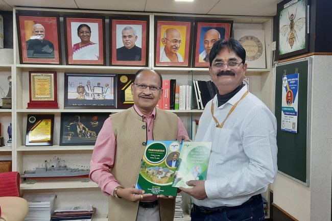 Regional Director, Regional Centre for Organic & Natural Farming, Nagpur paid visit to Hon’ble Vice-Chancellor At NAU.