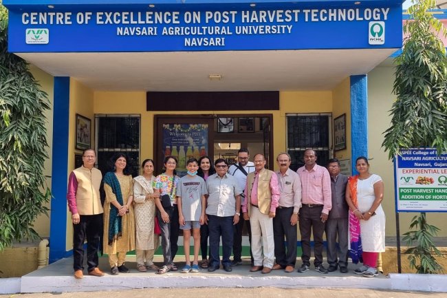 Shri Kiranbhai Patel, Jt. MD, ASPEE Group of Companies, Mumbai and his family visited Centre of Excellence on Post Harvest Technology, Bamboo Resource Centre and Banana Pseudostem Unit at NAU.