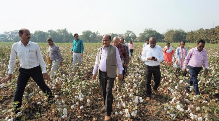 Hon'ble Vice-Chancellor Dr. Z. P. Patel visited the Regional Cotton Research Station, Bharuch on December 16, 2022