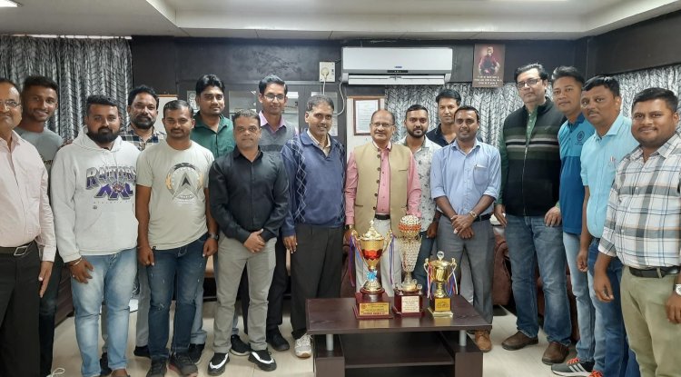 Hon’ble Vice-Chancellor sir congratulated the cricket team of NAU on being runners-up after giving a strong fight against VNSGU, Surat in the final.