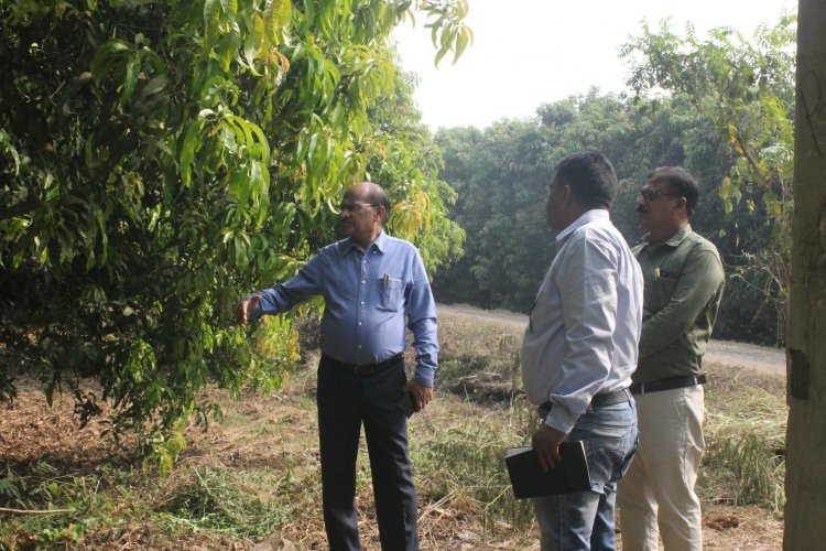 Hon’ble Vice-Chancellor visited Agriculture Experimental Station, Paria on December 5, 2022