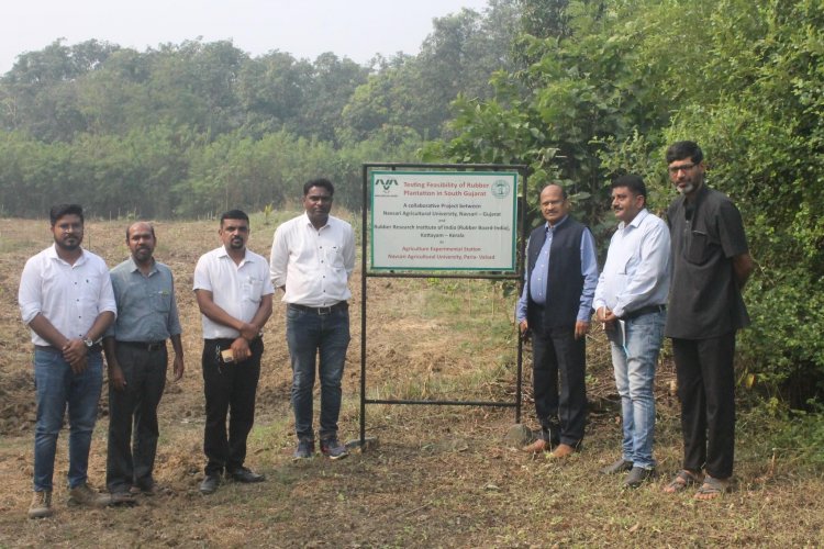 Hon’ble Vice-Chancellor visited Agriculture Experimental Station, Paria on December 5, 2022