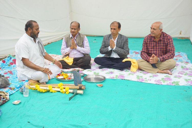 The foundation stone of ‘Boys Hostel’ and ‘Bio pesticide Production Unit’ at College of Agriculture, Bharuch.