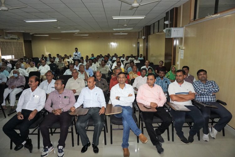 ‘Kathol Pak Parisamvad-cum-Khedut Din’ at College of Agriculture, Bharuch.