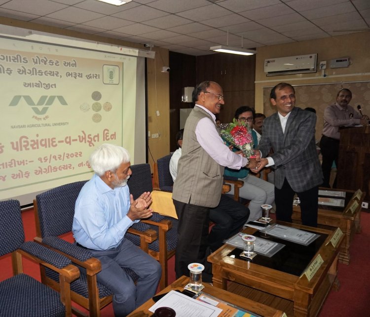 ‘Kathol Pak Parisamvad-cum-Khedut Din’ at College of Agriculture, Bharuch.