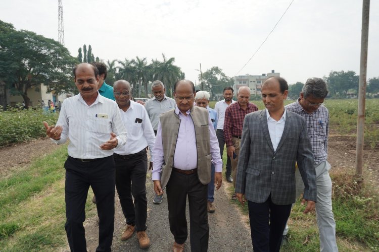 Hon'ble Vice-Chancellor Dr. Z. P. Patel visited the Regional Cotton Research Station, Bharuch on December 16, 2022