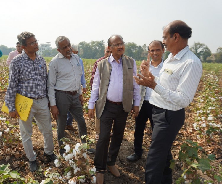 Hon'ble Vice-Chancellor Dr. Z. P. Patel visited the Regional Cotton Research Station, Bharuch on December 16, 2022