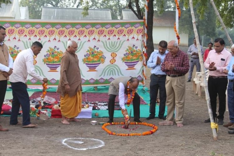 The foundation stone of ‘New office building’ at Agricultural Research Station, Tanchha on December 16, 2022.