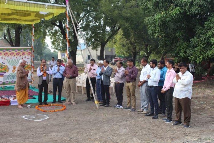 The foundation stone of ‘New office building’ at Agricultural Research Station, Tanchha on December 16, 2022.