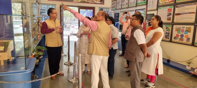 Shri Kiranbhai Patel, Jt. MD, ASPEE Group of Companies, Mumbai and his family visited Centre of Excellence on Post Harvest Technology, Bamboo Resource Centre and Banana Pseudostem Unit at NAU.