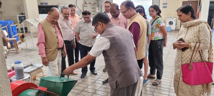 Shri Kiranbhai Patel, Jt. MD, ASPEE Group of Companies, Mumbai and his family visited Centre of Excellence on Post Harvest Technology, Bamboo Resource Centre and Banana Pseudostem Unit at NAU.