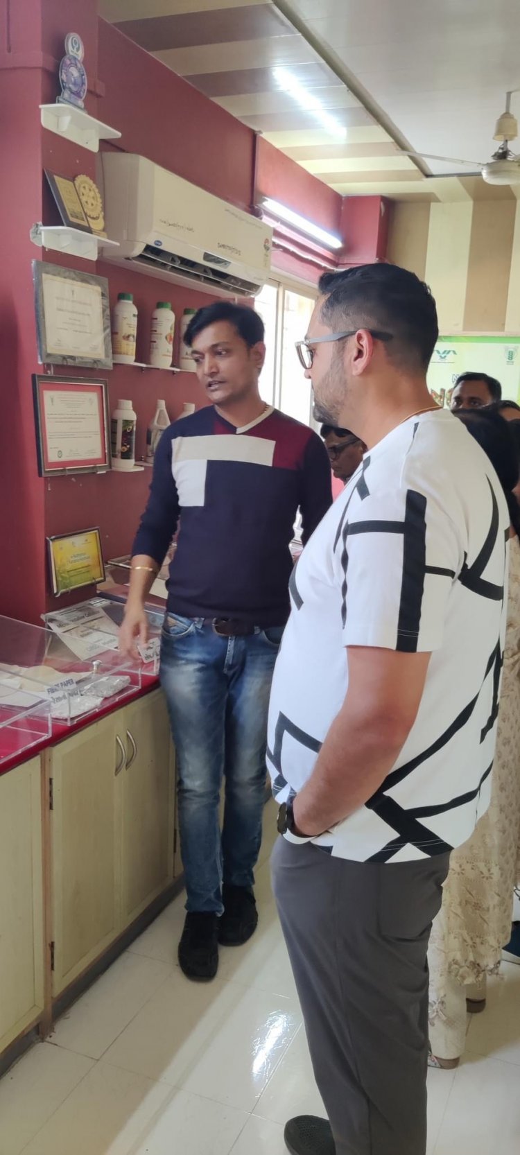 Shri Kiranbhai Patel, Jt. MD, ASPEE Group of Companies, Mumbai and his family visited Centre of Excellence on Post Harvest Technology, Bamboo Resource Centre and Banana Pseudostem Unit at NAU.