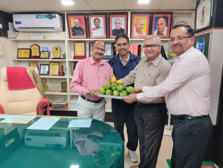 Principal- Horticulture Polytechnic Navsari presented off-season Alphonso mango to Hon’ble Vice-Chancellor