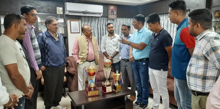 Hon’ble Vice-Chancellor sir congratulated the cricket team of NAU on being runners-up after giving a strong fight against VNSGU, Surat in the final.