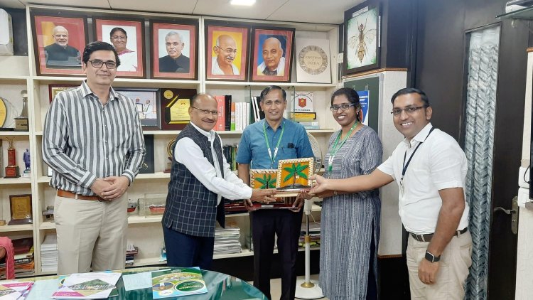 Dr. Ravi Bhat, Project Coordinator, AICRP (Palms) along with Dr. S. Sumitha, Scientist, CPCRI, ICAR, Kasaragod, Kerala paid visit to Hon’ble Vice-Chancellor Dr. Z. P. Patel.