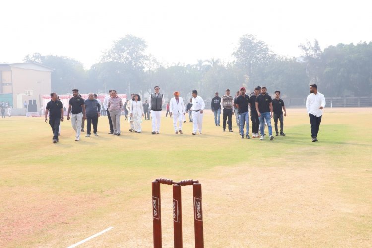 'चतुर्थ श्रेणी और सामान्य दैनिक वेतन भोगी कर्मचारी के लिए “पहला त्रिदिवसीय क्रिकेट टूर्नामेंट-2023” का उद्घाटन किया।