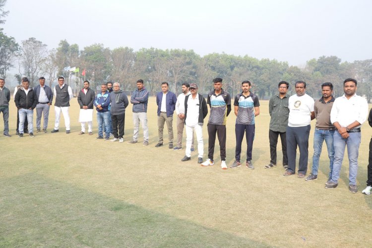 'चतुर्थ श्रेणी और सामान्य दैनिक वेतन भोगी कर्मचारी के लिए “पहला त्रिदिवसीय क्रिकेट टूर्नामेंट-2023” का उद्घाटन किया।