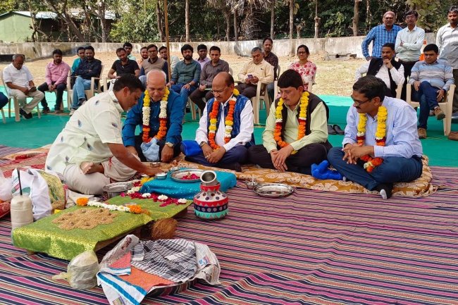 Hon'ble Vice-Chancellor Dr. Z. P. Patel laid the foundation stone of ‘Boys hostel for Polytechnic in Waghai' and 'Rat proof godown at HMRS Waghai' and inaugurated the 'NFSM- Farm produce godown at HMRS Waghai' on February 04, 2023.