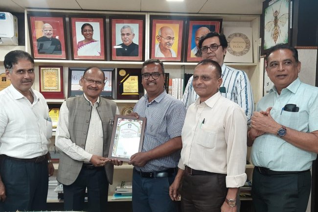 Hon’ble Vice-Chancellor Dr. Z. P. Patel felicitated Dr. S. C. Mali, Research Scientist, MSRS on receiving Prof. J. P. Trivedi Award (2020) by the Gujarat Association For Agricultural Sciences (GAAS)
