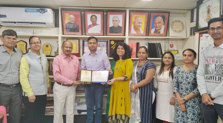 Hon'ble Vice-Chancellor Dr. Z. P. Patel congratulated the team of Horticulture scientists for excellent representation of NAU at the Progressive Horticulture Conclave, organised by ISHRD at GB Pant Agricultural University, Pantnagar during February 3-5, 2023.