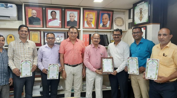 Hon’ble Vice-Chancellor Dr. Z. P. Patel felicitated Dr. Harshal E. Patil and his team of Hill Millet Research Station, Waghai, on being conferred with Sadvichar Parivar Award (2020).