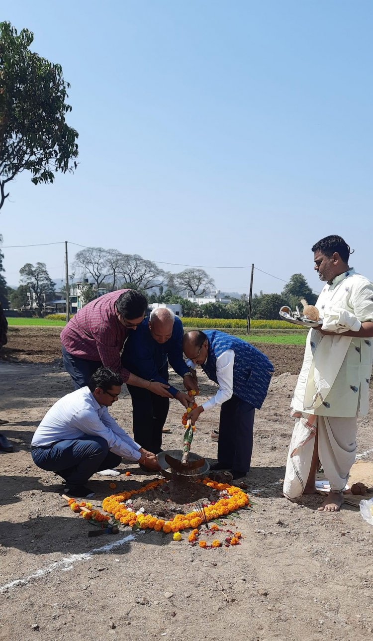 Hon'ble Vice-Chancellor Dr. Z. P. Patel laid the foundation stone of ‘Boys hostel for Polytechnic in Waghai' and 'Rat proof godown at HMRS Waghai' and inaugurated the 'NFSM- Farm produce godown at HMRS Waghai' on February 04, 2023.