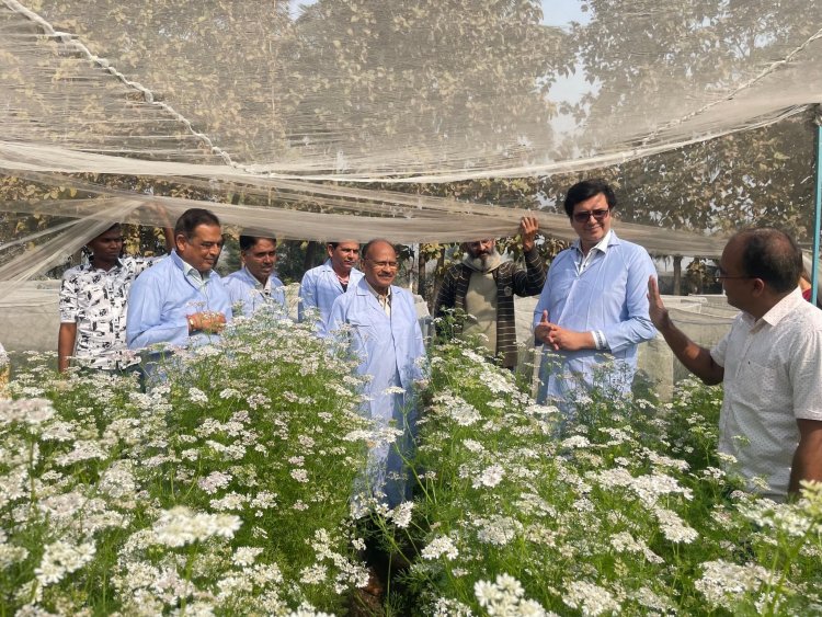 Hon’ble Vice-Chancellor Dr. Z. P. Patel along with Dr. T. R. Ahlawat- DR, Dr. R. M. Naik-Principal & Dean, and Dr. V. R. Naik-ADR visited the Research farm of the Department of Genetics and Plant Breeding, NMCA Navsari