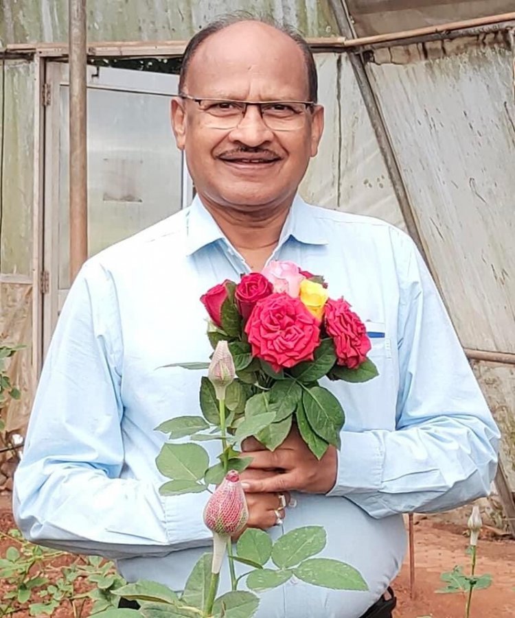 Hon'ble Vice-Chancellor Dr. Z. P. Patel visited Greenhouse Complex, ASPEE College of Horticulture on February 10, 2023.