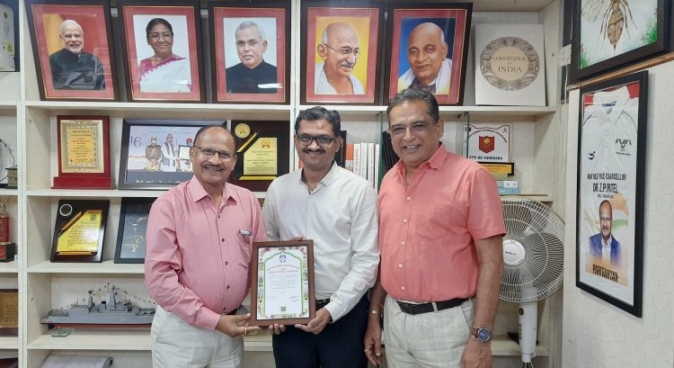 Hon’ble Vice-Chancellor Dr. Z. P. Patel felicitated Dr. Harshal E. Patil and his team of Hill Millet Research Station, Waghai, on being conferred with Sadvichar Parivar Award (2020).