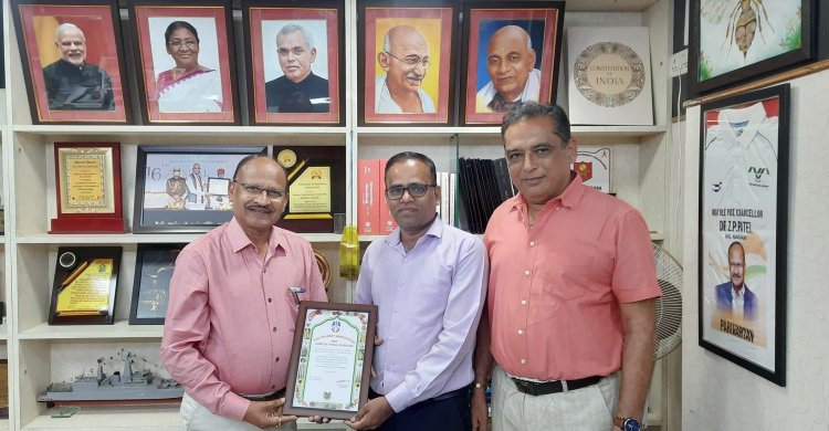 Hon’ble Vice-Chancellor Dr. Z. P. Patel felicitated Dr. Harshal E. Patil and his team of Hill Millet Research Station, Waghai, on being conferred with Sadvichar Parivar Award (2020).