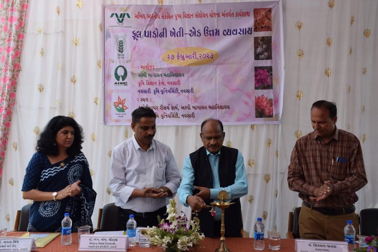 Hon’ble Vice-Chancellor Dr. Z. P. Patel inaugurated one day Workshop on 'Phoolpakoni Kheti - Ek Uttam Vyavsay'.