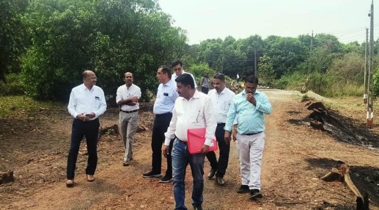 Hon’ble Vice-Chancellor Dr. Z. P. Patel along with Dr. T. R. Ahlawat, DR & Dean PGS; Dr. N. M. Chauhan, DEE and Dr. V. R. Naik, ADR visited the farm of Agriculture Experimental Station, Paria