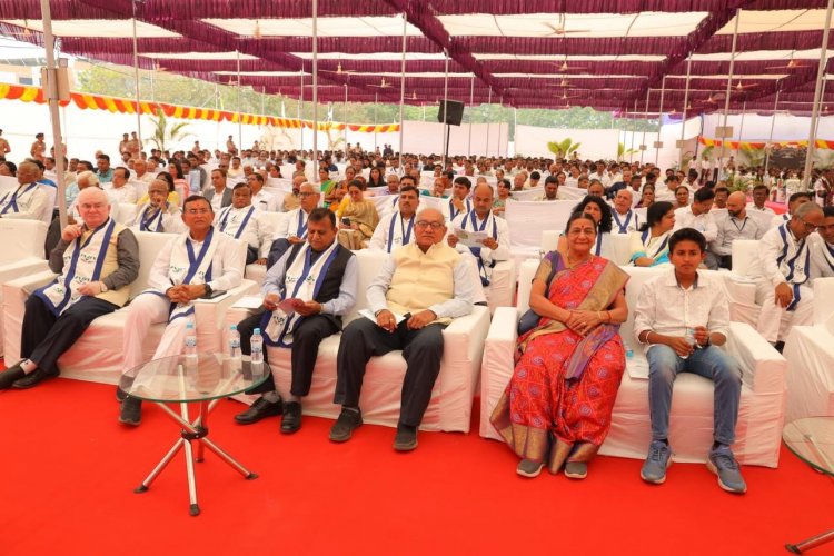 The 18th Annual Convocation of Navsari Agricultural University was held today. Hon’ble Governorshri of Gujarat, Chancellor of the University and President of the function Shri Acharya Devvrat ji conferred degrees to the University graduates.