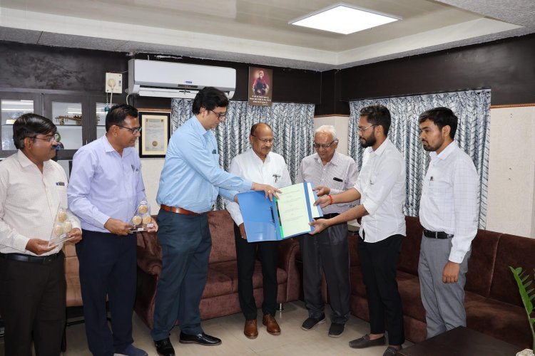 The First of its kind MoU between Navsari Agricultural University and a Private sector seed company INDO US BIOTECH LTD., Ahmedabad, for seed production and marketing of high yielding and medium slender grain rice hybrid GRH-2.