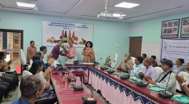 Hon'ble Vice-Chancellor Dr. Z. P. Patel inaugurated the Three days farmers training programme on "Post Harvest Management, Processing and Value Addition of Fruits and Vegetables" at Centre of Excellence on PHT