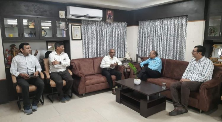 Dr. Prakash Patil, Project Coordinator (Fruits), AICRP, ICAR-IIHR, Bengaluru, paid a visit to the Hon’ble Vice-Chancellor, Dr. Z. P. Patel, during his official trip to NAU Navsari on October 10, 2023. 