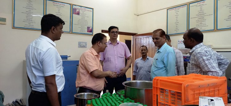 Shri P. D. Palsana, Joint secretary (Agriculture University), Agriculture, Farmers Welfare & Co-Operation Department, Govt. of Gujarat visited various centers of NAU during his official visit to Navsari on September 27, 2023.