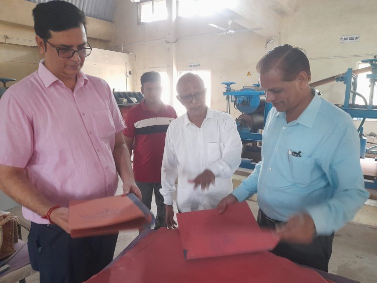 Shri P. D. Palsana, Joint secretary (Agriculture University), Agriculture, Farmers Welfare & Co-Operation Department, Govt. of Gujarat visited various centers of NAU during his official visit to Navsari on September 27, 2023.