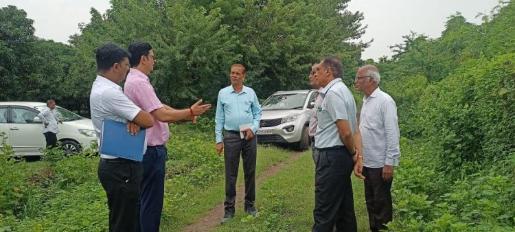 Shri P. D. Palsana, Joint secretary (Agriculture University), Agriculture, Farmers Welfare & Co-Operation Department, Govt. of Gujarat visited various centers of NAU during his official visit to Navsari on September 27, 2023.