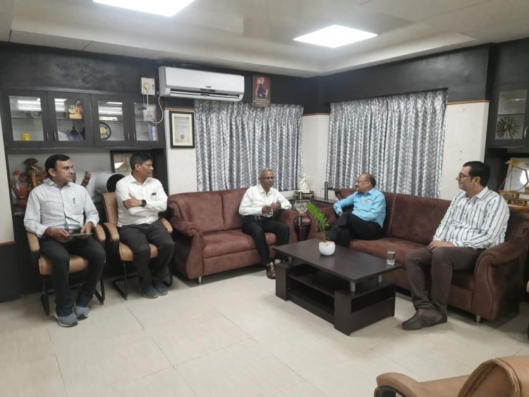 Dr. Prakash Patil, Project Coordinator (Fruits), AICRP, ICAR-IIHR, Bengaluru, paid a visit to the Hon’ble Vice-Chancellor, Dr. Z. P. Patel, during his official trip to NAU Navsari on October 10, 2023. 