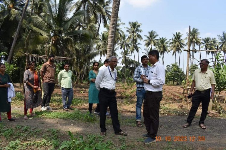 Dr. Prakash Patil, Project Coordinator (Fruits), AICRP, ICAR-IIHR, Bengaluru, paid a visit to the Hon’ble Vice-Chancellor, Dr. Z. P. Patel, during his official trip to NAU Navsari on October 10, 2023. 