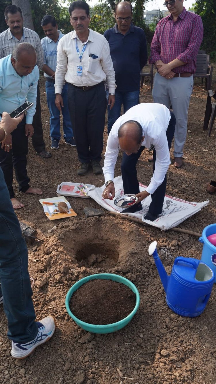 Mango plantation was done by Hon’ble Vice-Chancellor Dr. Z. P. Patel along with other dignitaries at Natural farming project location at main Campus of NAU on October 18, 2023. 