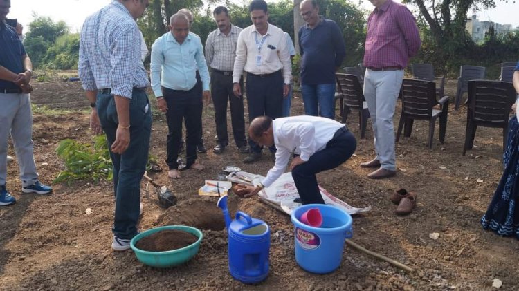 Mango plantation was done by Hon’ble Vice-Chancellor Dr. Z. P. Patel along with other dignitaries at Natural farming project location at main Campus of NAU on October 18, 2023. 