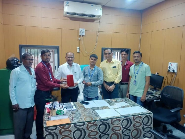 Hon’ble Vice-Chancellor Dr. Z. P. Patel along with Dr. V. R. Naik, ADR visited Cotton Wilt Research Station, Hansot on October 20, 2023.