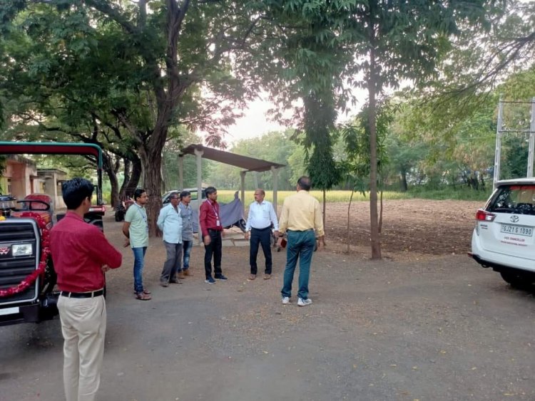 Hon’ble Vice-Chancellor Dr. Z. P. Patel along with Dr. V. R. Naik, ADR visited Cotton Wilt Research Station, Hansot on October 20, 2023.