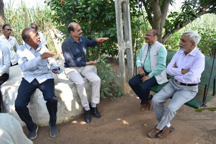 The 'CCI-ICAR-CICR Cotton BMPs Extension Pilot Project,' sponsored a 'Farmers Workshop' was organised under the chairmanship of Hon'ble Vice-Chancellor Dr. Z. P. Patel at Tuna Village, Valia Taluka, Bharuch