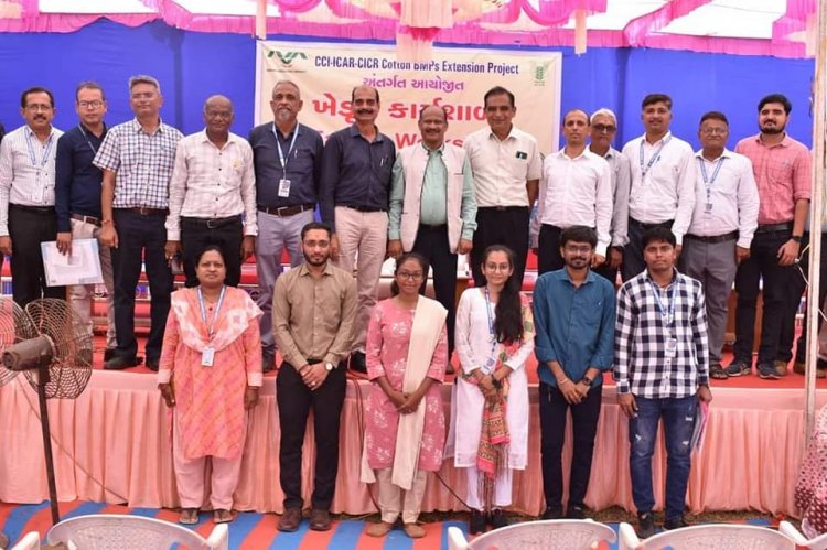 The 'CCI-ICAR-CICR Cotton BMPs Extension Pilot Project,' sponsored a 'Farmers Workshop' was organised under the chairmanship of Hon'ble Vice-Chancellor Dr. Z. P. Patel at Tuna Village, Valia Taluka, Bharuch