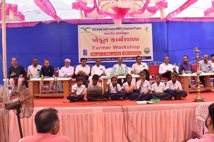 The 'CCI-ICAR-CICR Cotton BMPs Extension Pilot Project,' sponsored a 'Farmers Workshop' was organised under the chairmanship of Hon'ble Vice-Chancellor Dr. Z. P. Patel at Tuna Village, Valia Taluka, Bharuch